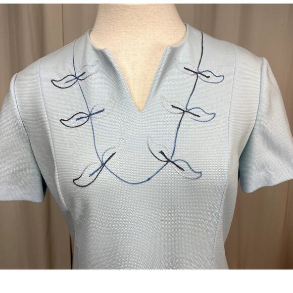 Vintage 70s Short Sleeve Light Blue Mod Shift Dress Womens (M) Midi Embroidered - Picture 2 of 6
